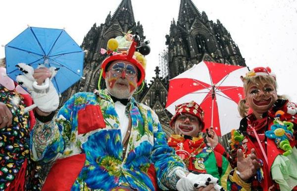 karnevaali 2015 klovnien klovnien asuissa