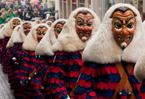 Carnival 2015 Kölnin puvut