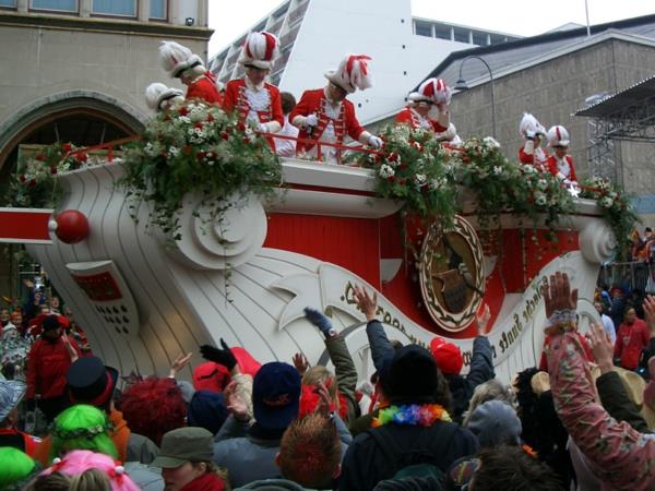 karnevaali 2015 Kölnin ruusun maanantain junassa