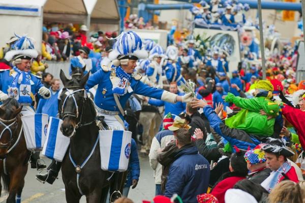 karnevaali 2015 Kölnin kaupunginvartija sininen valkoinen