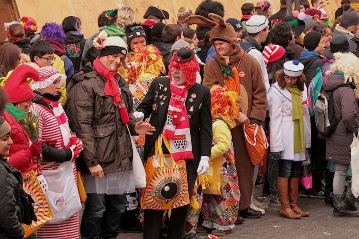 karnevaali 2017 Köln kölle aave kulkue nousi maanantain karnevaali