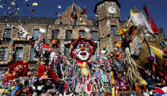 karnevaali 2017 Köln ruusu maanantai paraati karnevaaliasut karnevaali