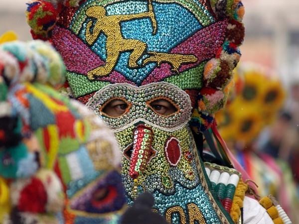 karnevaalipuvut ideoita bulgarialainen naamio