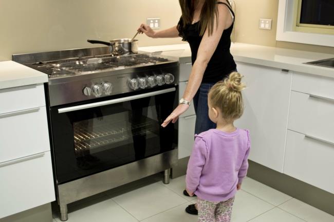 Tee keittiöstä lapsiystävällinen ja varmista liesi