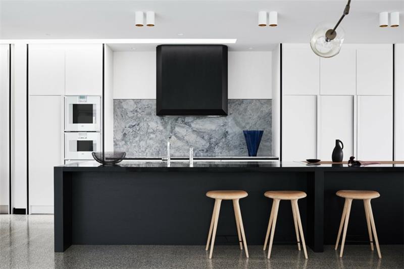 moderni keittiökalustus marmorikeittiö takaseinä