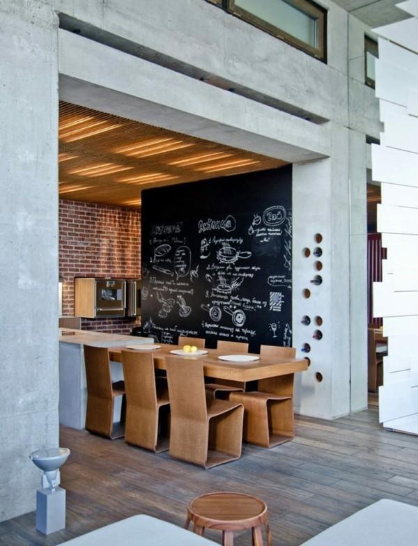 keittiöideat puinen pöytä musta seinäpaneeli