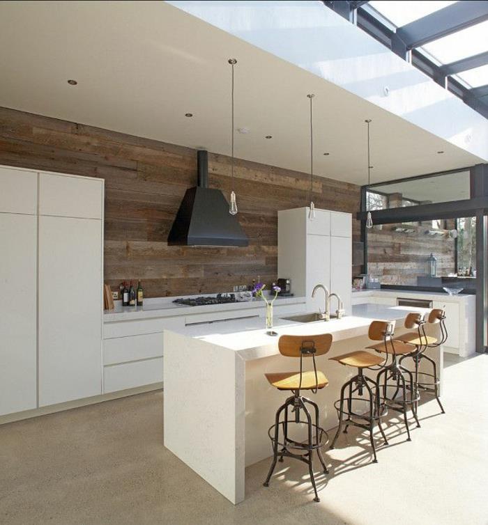 keittiön suunnittelu keittiön seinäpaneelit puu riippuvalaisimet baarituolit valkoinen keittiösaari