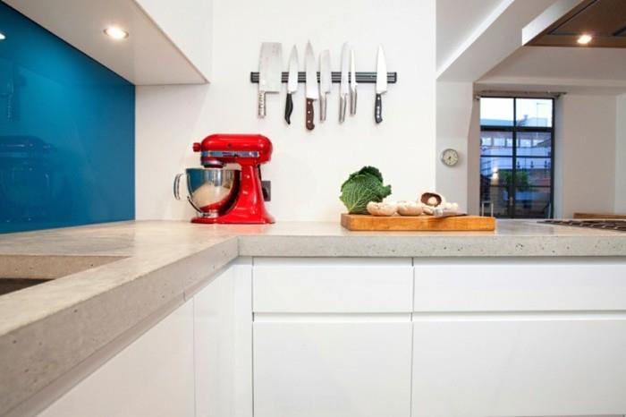 keittiökalusteet värilliset laitteet sisustus minimalistinen keittiö
