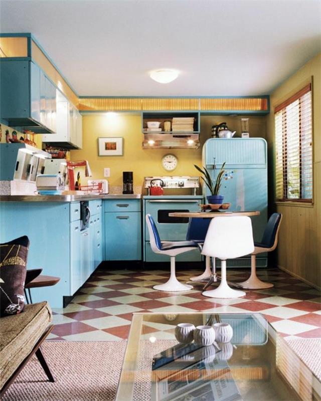 keittiökalusteet vaaleansininen jääkaappi retro sininen keittiökaapit