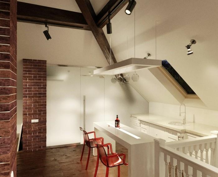 Ylimmän kerroksen huoneisto keittiökalusteet mansardikatto viisto katto deco ideoita keittiö8