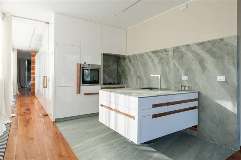 keittiökalusteet marmorivihreä karkeajyväinen seinäverhous