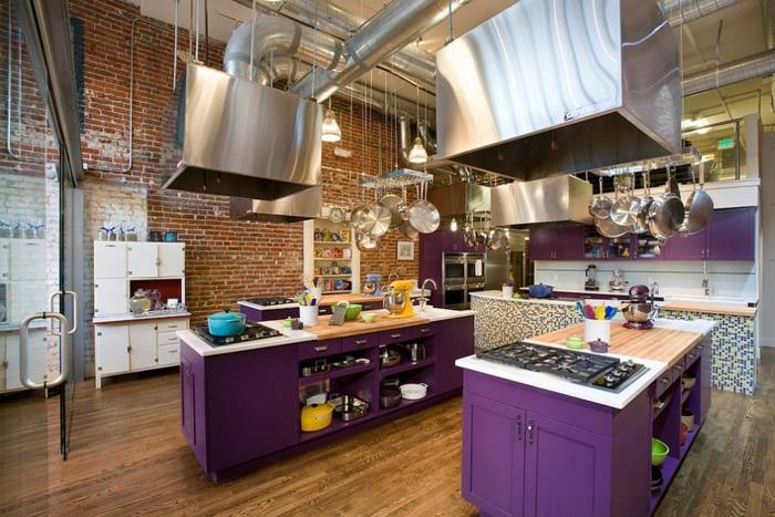 keittiökalusteet moderni teollinen violetti keittiösaari