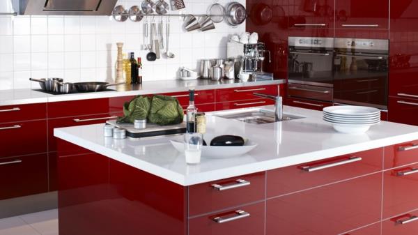 keittiövälineet punainen muotoilu tyylikäs valkoinen työtaso