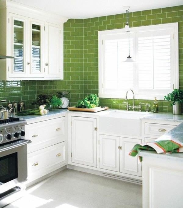keittiö laatat seinälaatan väri vihreä takaseinä keittiö