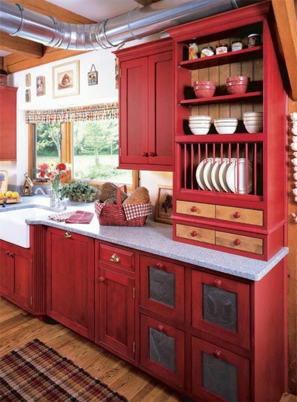 Keittiön etuosien vaihtaminen vanhojen keittiökaappien ovien retrokeittiö punaisella