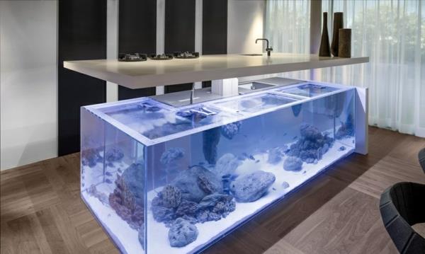 keittiön suunnitteluideat yhdistävät modernin keittiösaaren akvaarion