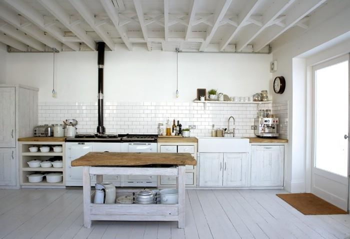 keittiökalusteet maalaismaiset keittiökaapit valkoinen keittiö keittiösaari