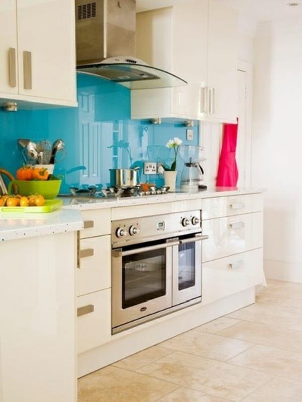 keittiön takaseinä lasia keittiö takaseinä pleksilasi sininen moderni keittiö