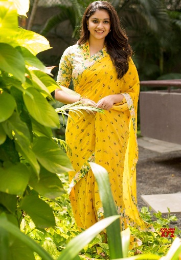 Keerthi Suresh sárga száriban