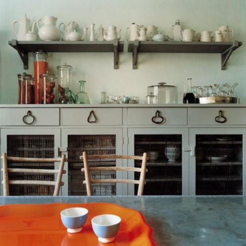 keraaminen kulho valkoinen oranssi astiahylly keittiö