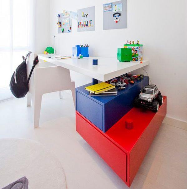 lasten työpöytä suunnittelee sisäänrakennettuja punaisia ​​sinisiä laatikoita