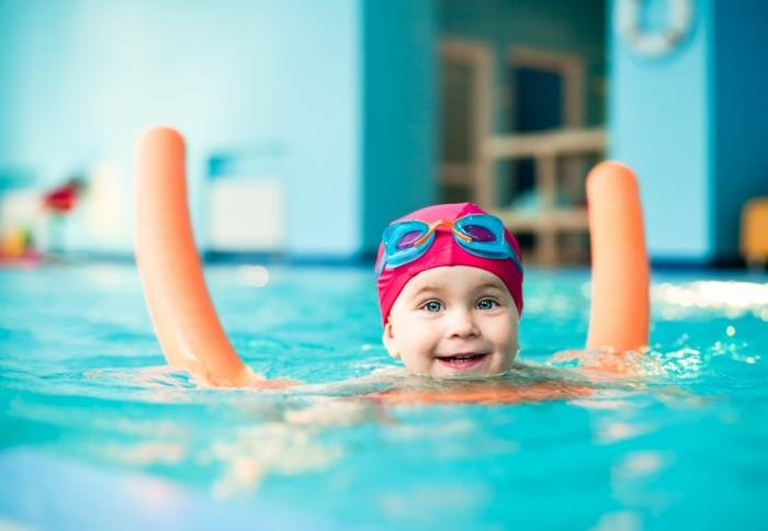 lapset urheilu pikkulapset uinti vanhemmat elämäntapa