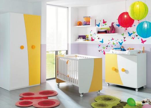 lastenhuone laitteet huonekalut kibuc vauvan sänky oranssi vaatekaappi