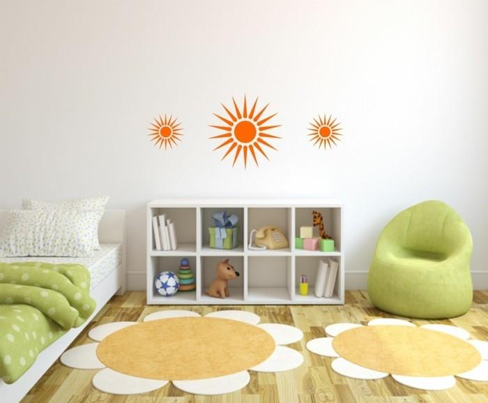 lastenhuoneen sisustusideoita oranssi seinä tarrat matot kukat