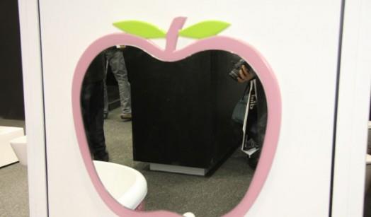 design lastenhuone interbath vaaleanpunainen kylpyhuone peili omena