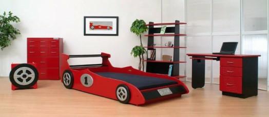 lastenhuoneen suunnittelu pojan sänky auton kaava 1 punainen auto