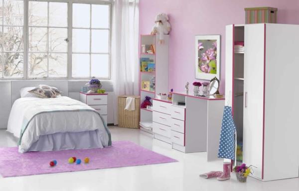 lastenhuoneen suunnittelu tyttöjen huone violetti matto valkoiset huonekalut