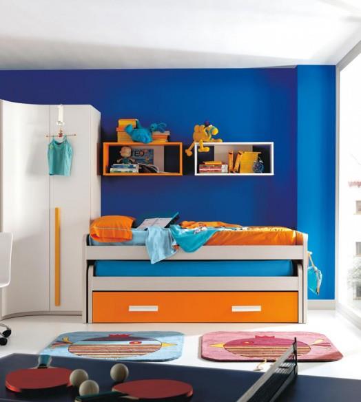 lastenhuoneen kalusteet kibuc -sänky sininen oranssi aksentti pöytätennis