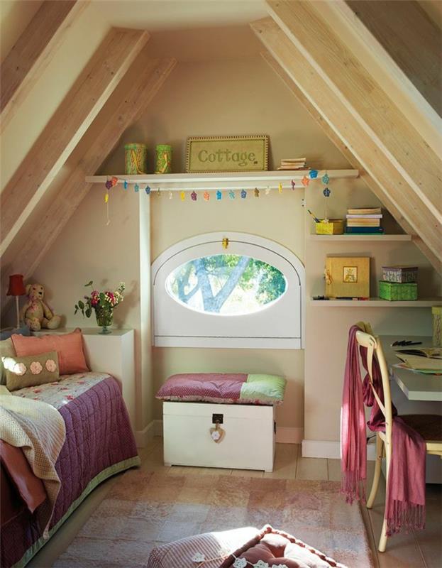 lastenhuone, jossa viisto katto ullakko parvi työpöytä sänky seinähyllyt