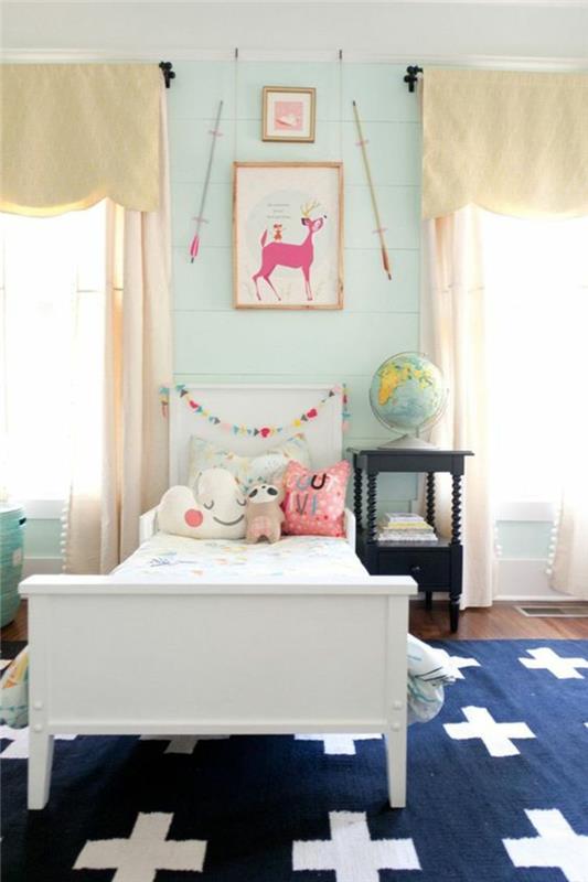 lastenhuoneen matto sininen valkoinen vaaleanvihreä seinät