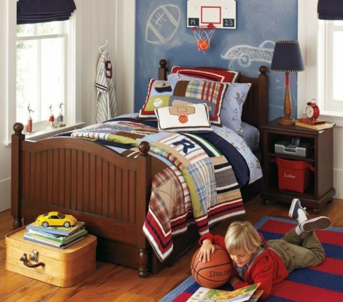 lastenhuoneen matto raidat punainen sininen pojat huoneen suunnittelu