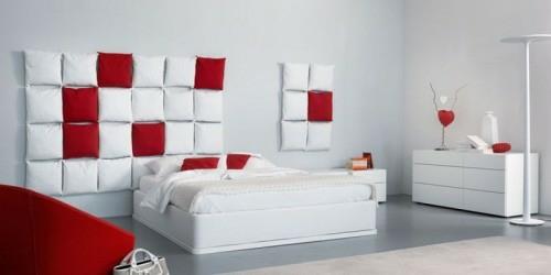 tyyny valkoinen punainen seinä makuuhuone sisustus pääty alkuperäinen