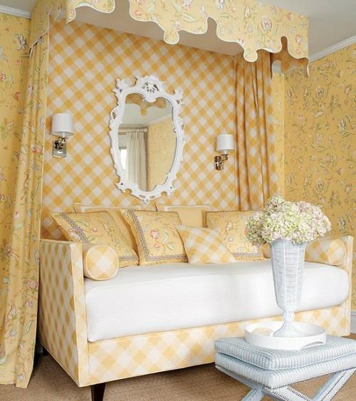 klassinen pylvässänky idea sisustus makuuhuone keltainen väri