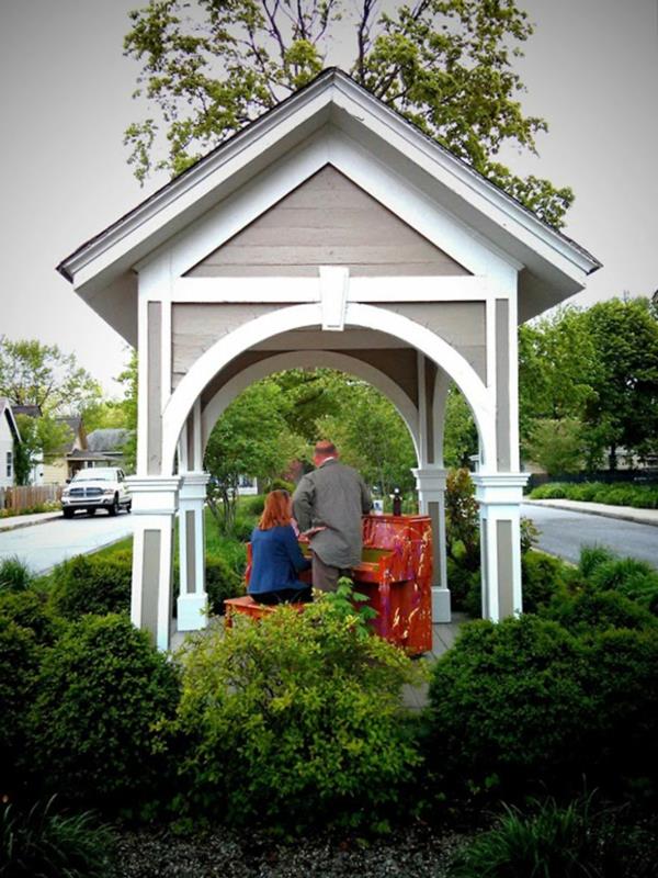 pianonäppäimet flyygeli puu pergola