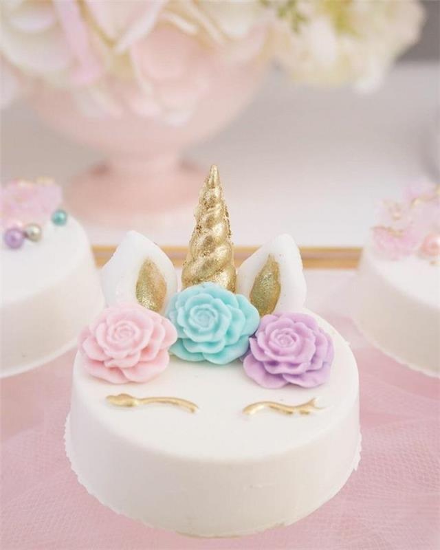 pieni yksisarvinen kakku lasten syntymäpäivä fondantti kukkia