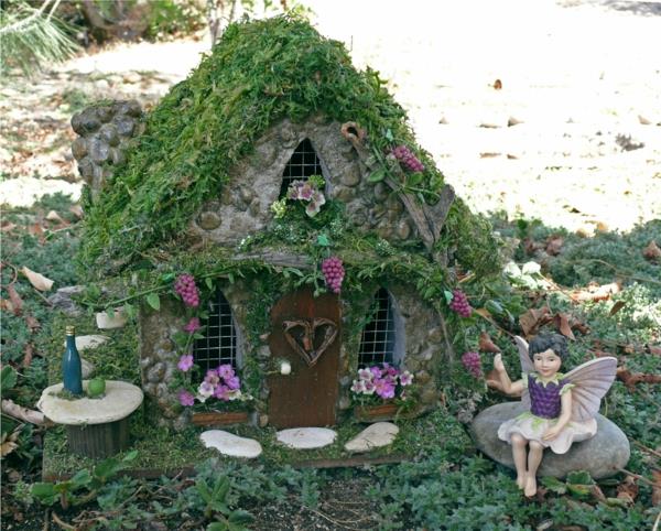 luo pieniä puutarhoja elf house tonttu