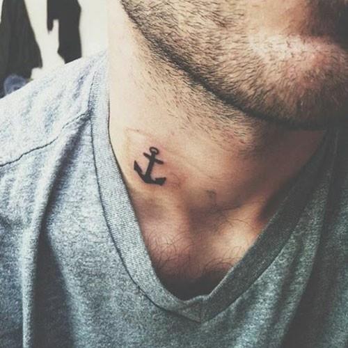pienet tatuoinnit miesten ankkurikaula