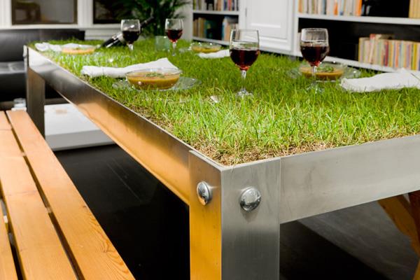 pieni parveke suunnittelu kasvit nurmikko pöytä idea idea