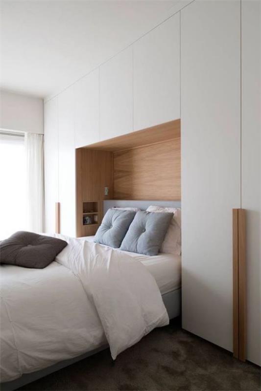 pieni makuuhuone visuaalisesti laajentaa tyylikkäästi suunniteltu vaaleilla sävyillä