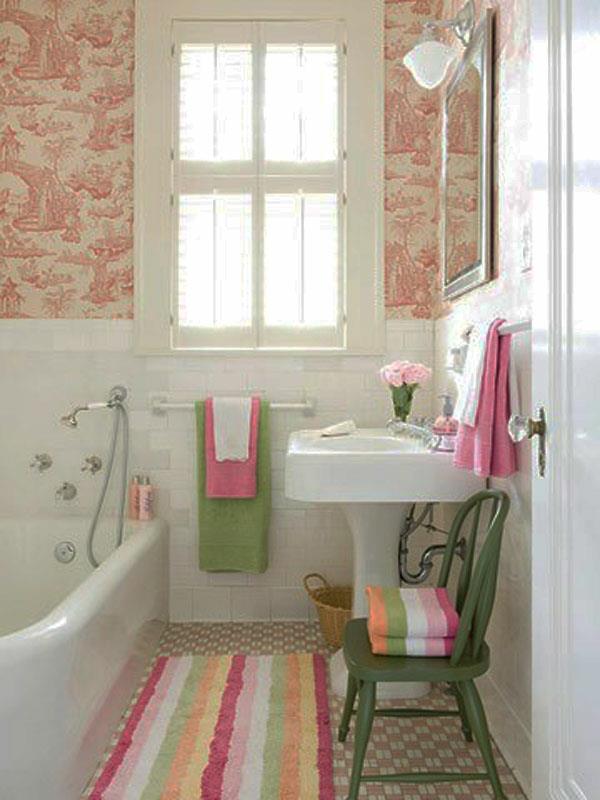 perustaa pienen kylpyhuoneen kylpyhuoneideoita seinän koristeluun