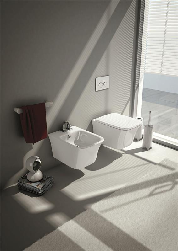 pieni kylpyhuone tilaa säästävä seinän muotoilu bidee pyyhekuivain saniteettitilat