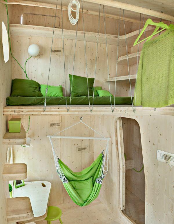 pieni puutalo opiskelija -asunto tengbom arkkitehdit makuuhuone parvi sänky olohuone riippuva tuoli