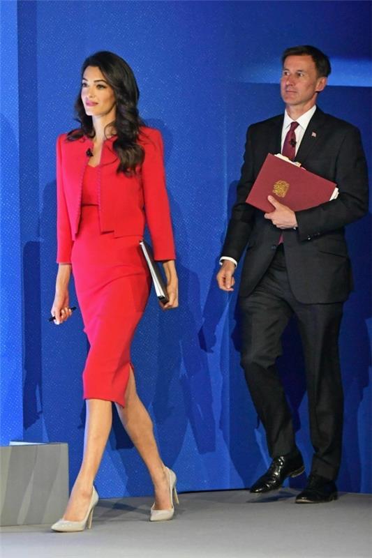 polvipituinen mekko, jossa takki amal clooney