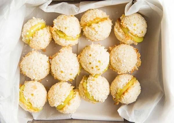 kookos macaroons -voileipiä