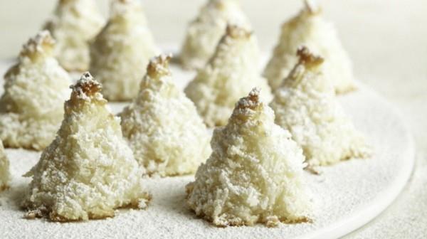 kookospähkinä macaroons kuusen joulujälkiruoka
