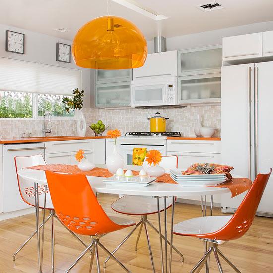 kompakti keittiö oranssi muovi läpinäkyvä rakenne